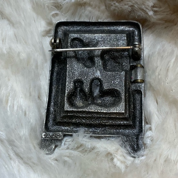 AJC Safe Brooch Pewter Color - Picture 3 of 3